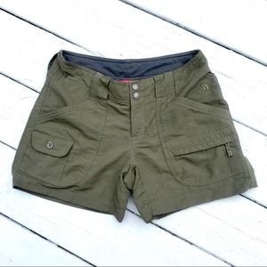✨ The North Face Hiking Shorts Olive Green